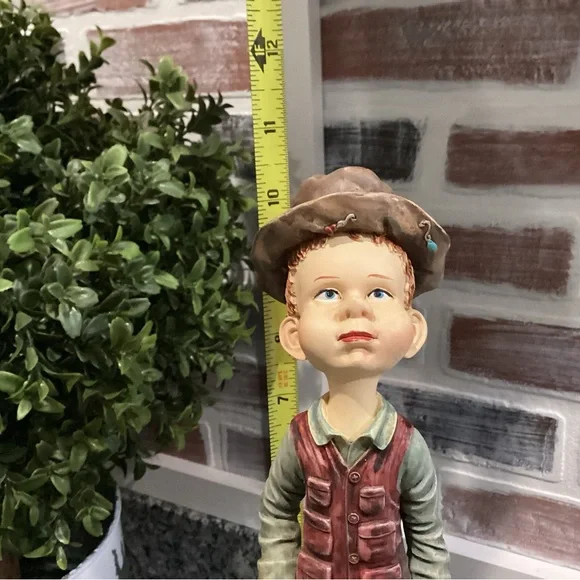 🟢 Vintage “Boy Gone Fishing” Awesome Statue Great Decor piece - Nicely Detailed - Picture 11 of 13